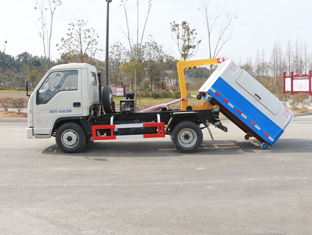 福田小卡之星3國(guó)六車廂可卸式垃圾車圖片3