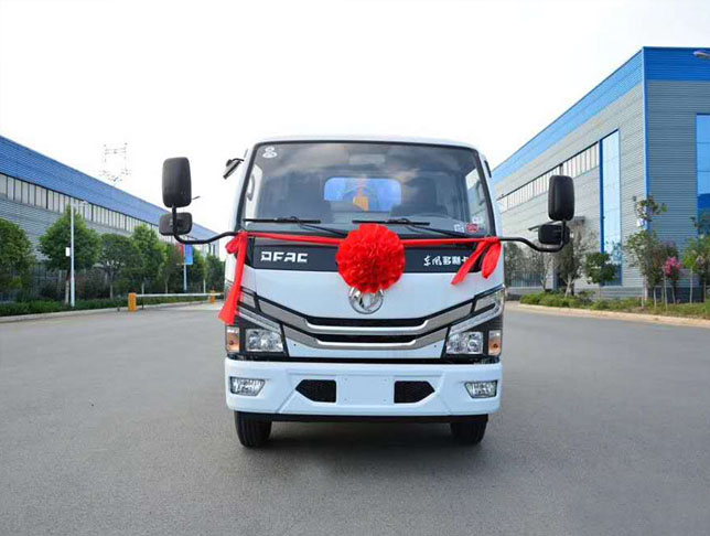 東風(fēng)多利卡國(guó)六車廂可卸式垃圾車