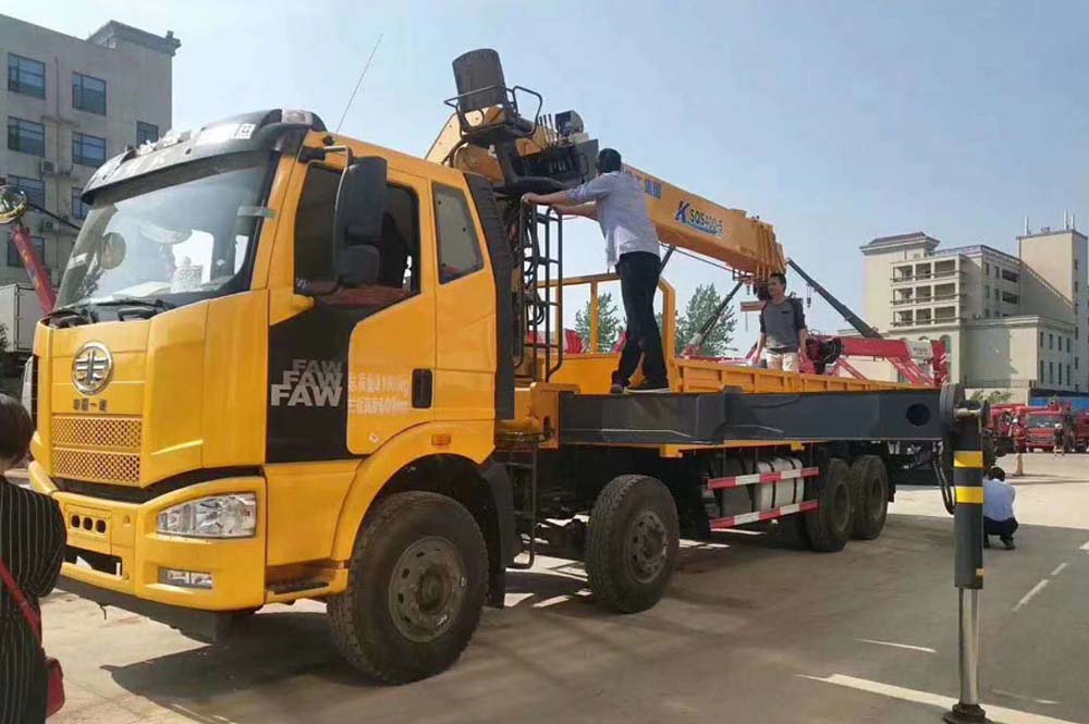 程力16噸J6前四后八解放隨車(chē)吊圖片2