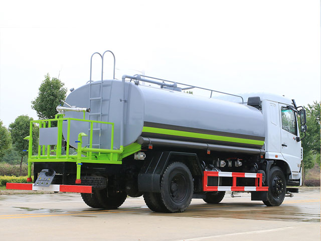東風(fēng)華神國(guó)六F5灑水車(chē)圖片4