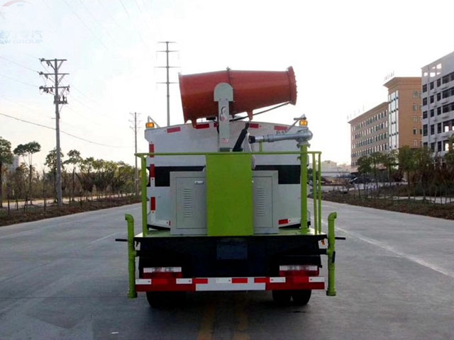 藍牌5方東風(fēng)多功能綠化灑水車（抑塵車）圖片5